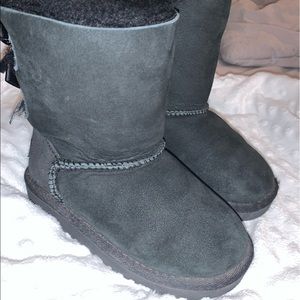 Toddler bailey bow uggs